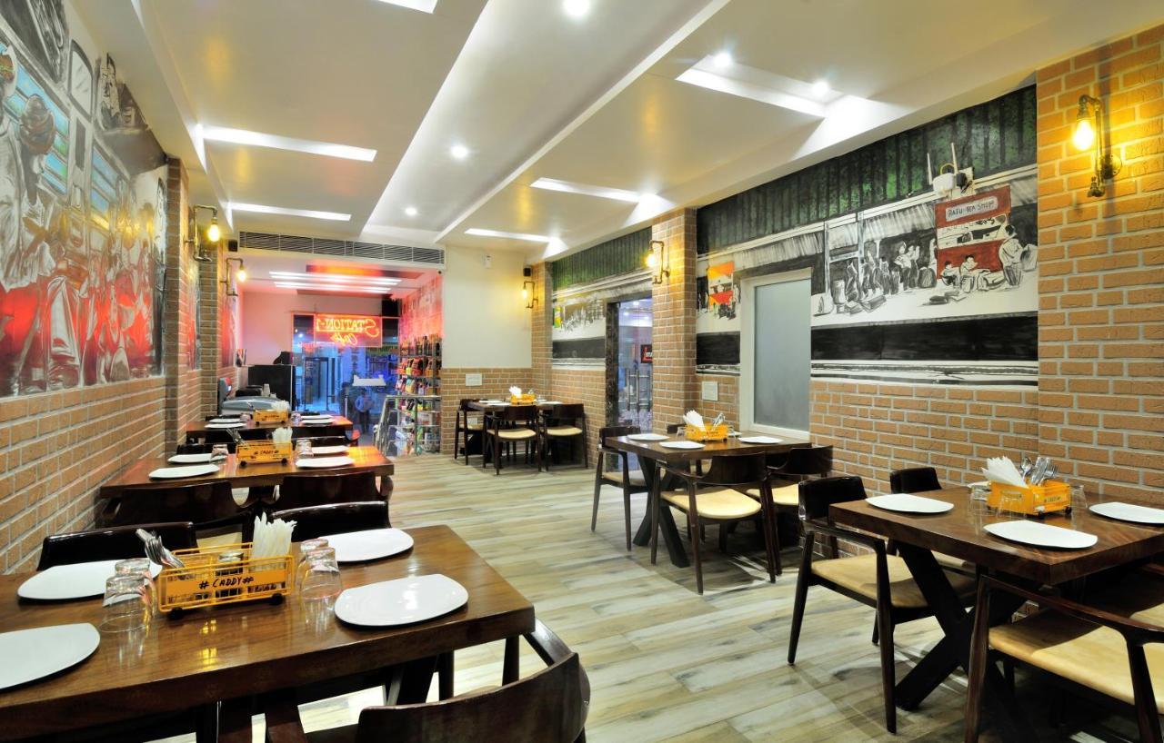 होटल Capital O 2242 Yuvraj Deluxe 3*
