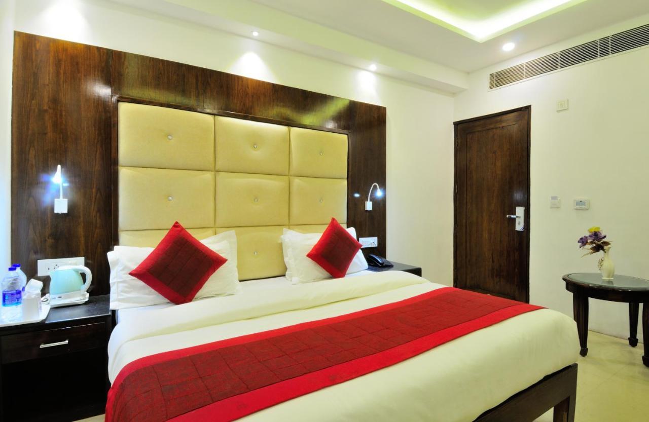 होटल Capital O 2242 Yuvraj Deluxe