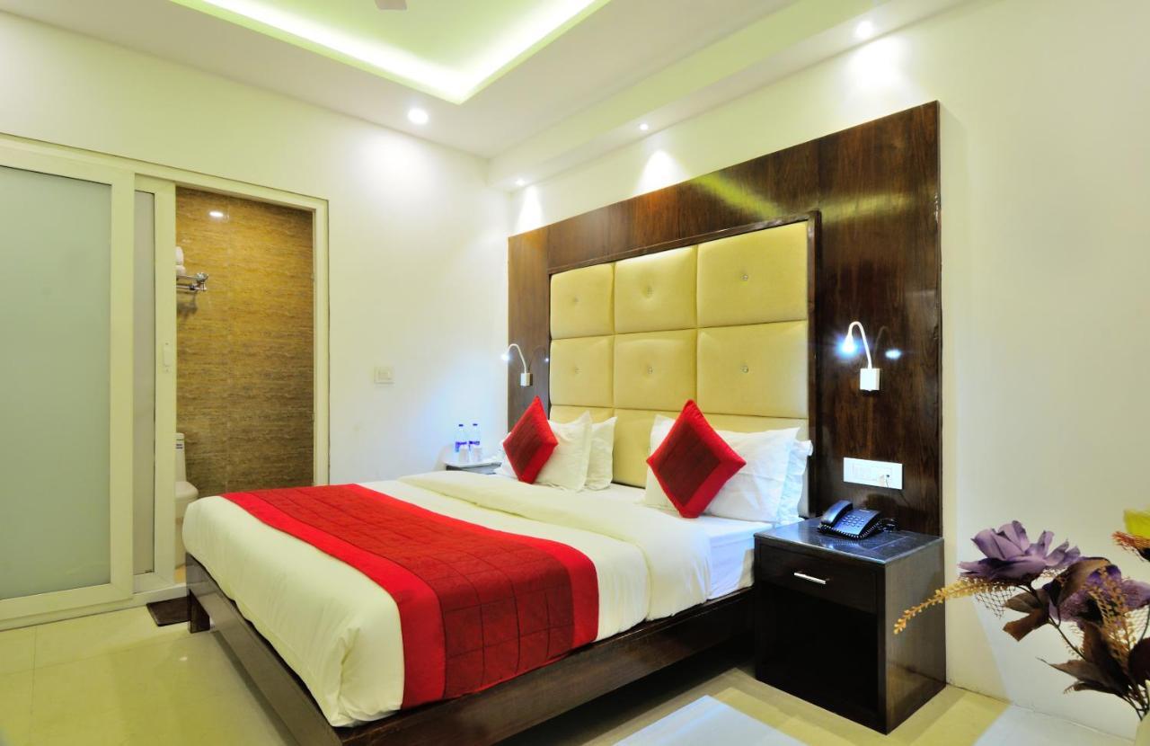 Capital O 2242 Yuvraj Deluxe होटल